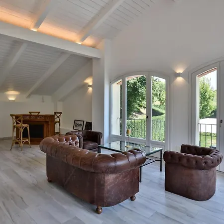 Villa Ca' Vino Mombercelli